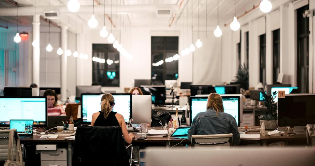 อวสานเข้าออฟฟิศ 5 วัน ได้งานน้อย ต้นทุนชีวิตพุ่ง คนยอมลาออก