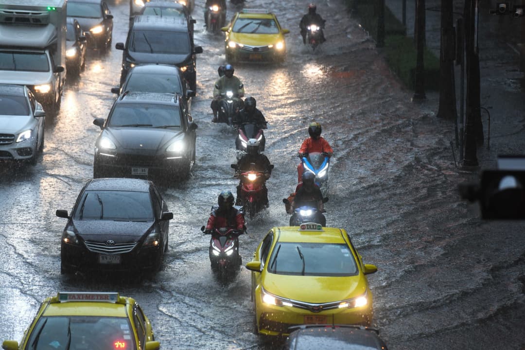 วางแผนให้ดี วันนี้เวลาเลิกงาน กทม.- ปริมณฑล จะมีฝนตก 60% ของพื้นที่