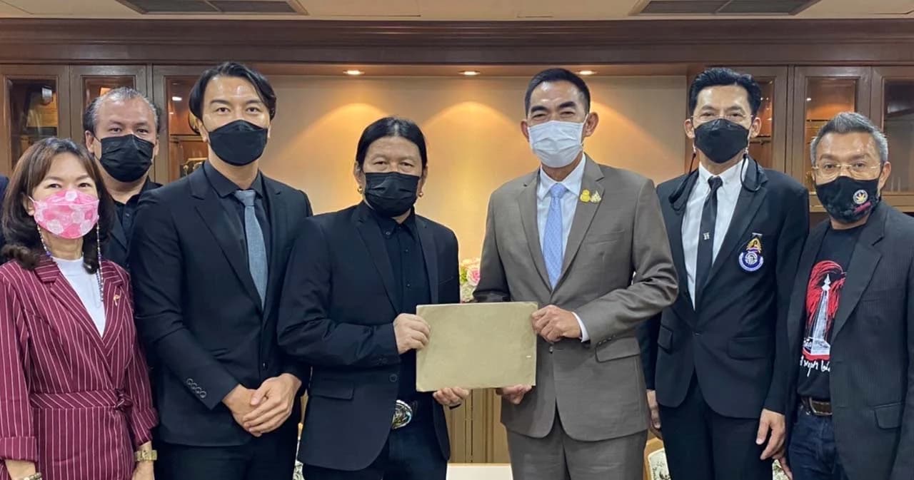 ‘ไข่ มาลีฮวนน่า’-เครือข่ายคนบันเทิงพบ เลขาฯ สมช. ขอไฟเขียวเปิดผับบาร์ สถานบันเทิง