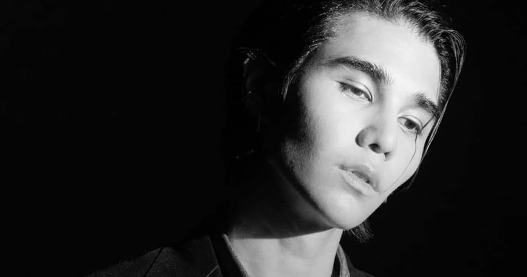 ‘Jeff Satur’ ถ่ายทอดอารมณ์แอบรัก ที่สุดท้ายแล้วก็เป็นได้ ‘แค่เงา (Hide)’