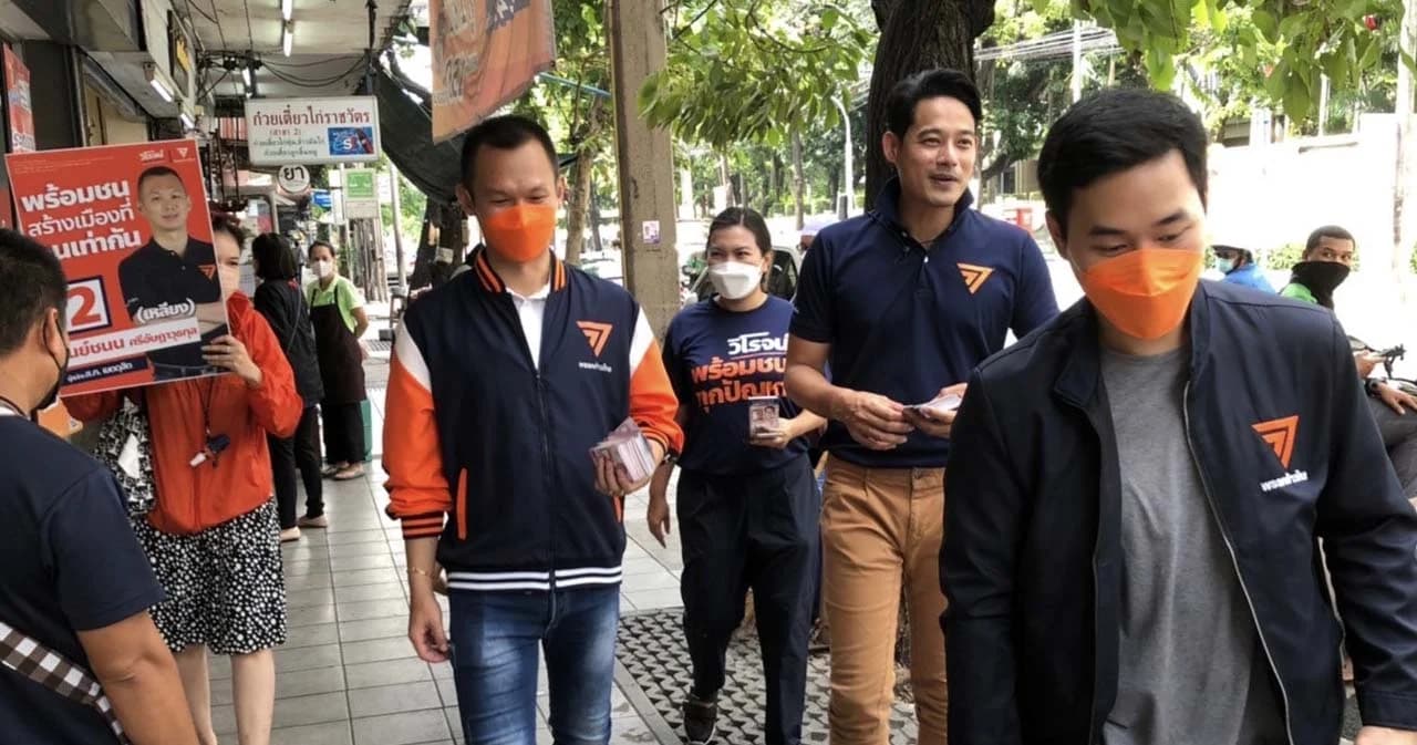 ‘เพชร กรุณพล’ ช่วยผู้สมัคร ส.ก.เขตดุสิต หาเสียง ชูเลือกคนดีเอ็นเอ ‘ก้าวไกล’