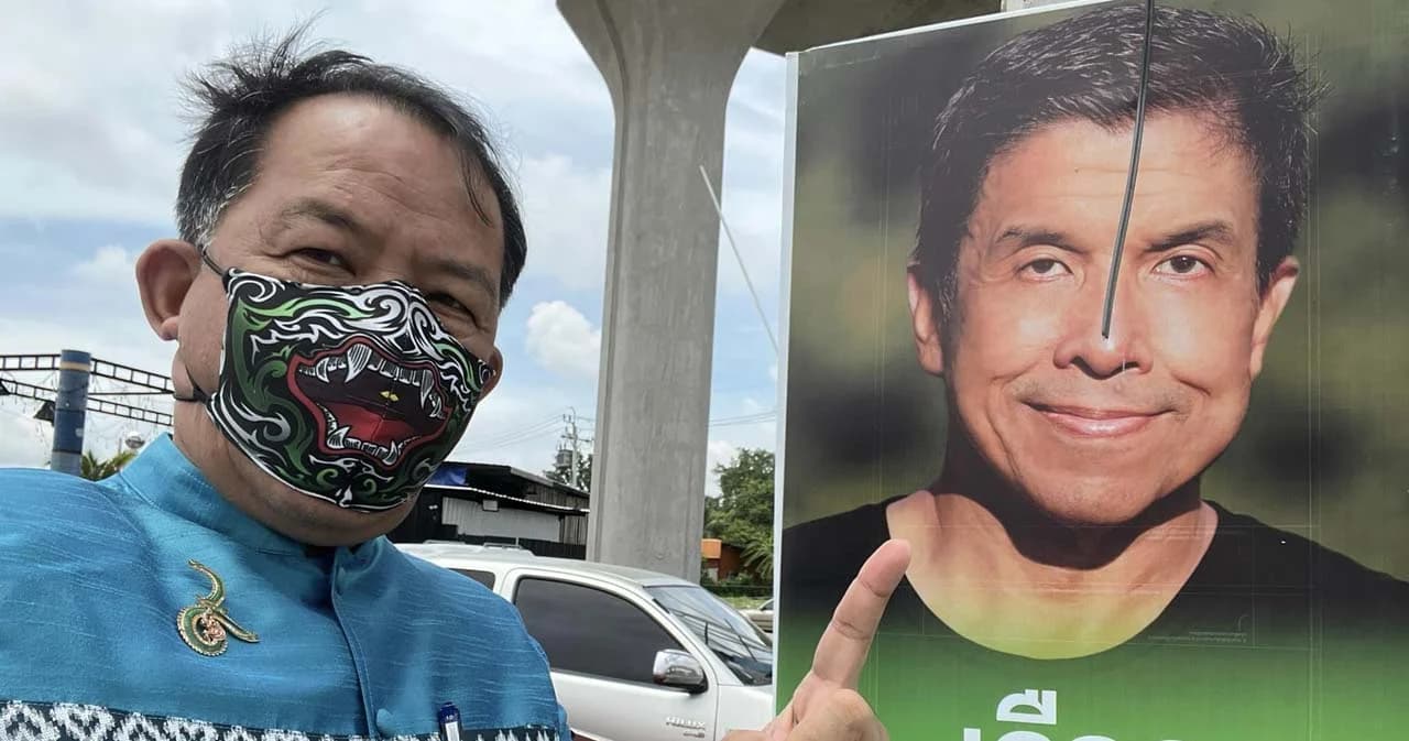 ‘ศรีสุวรรณ’ ร้อง กกต. เอาผิด ‘ชัชชาติ’ ทำป้ายหาเสียงรีไซเคิลเป็น ‘กระเป๋า-ผ้ากันเปื้อน’ ได้