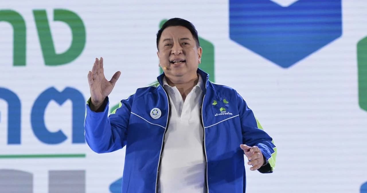 ‘สุรนันทน์’ เผย เกือบลาออกจากพรรคสร้างอนาคตไทย หลังเสนอไม่ยกมือให้ ‘ประยุทธ์’ ถูกหาว่า ‘ปาหี่’