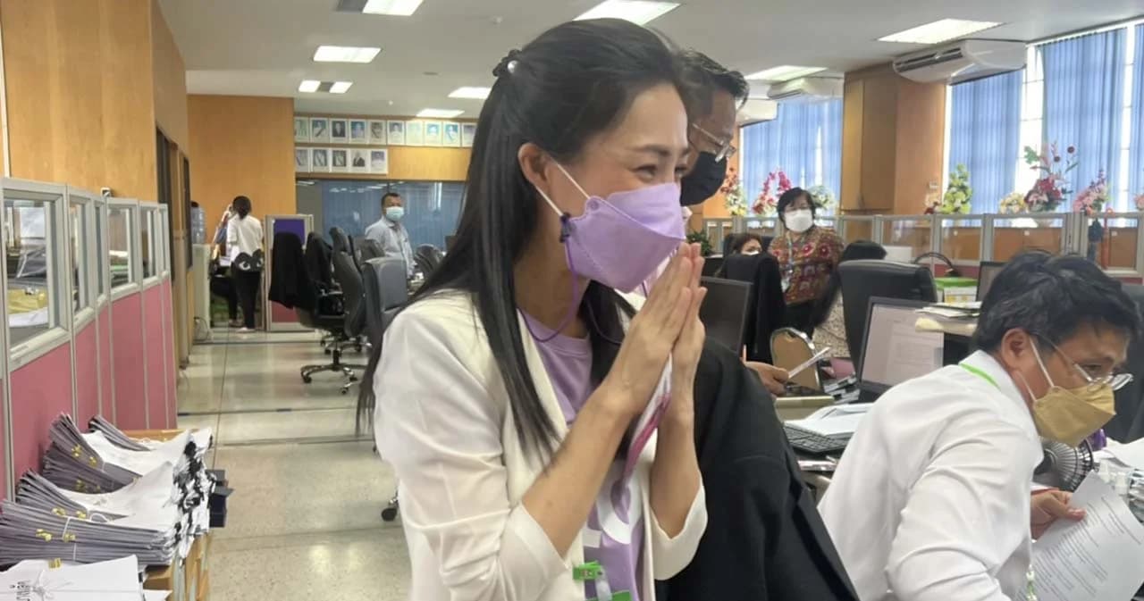 ‘ศศิกานต์’ ขอคะแนนข้าราชการ กทม. เสาชิงช้า พร้อมดูแลชีวิตให้ดีขึ้น