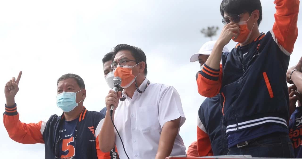 ‘วิโรจน์’ ย้ำจะสร้างเมืองที่คนเท่ากัน พาคาราวาน ผู้สมัคร ส.ก. ก้าวไกลตระเวนขอคะแนนชาวกรุง