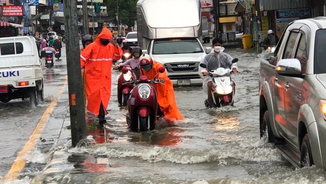 เชียงใหม่อ่วมน้ำป่าหลากจากดอยอินทนนท์ท่วมจอมทองหนักสุดในรอบ 50 ปี