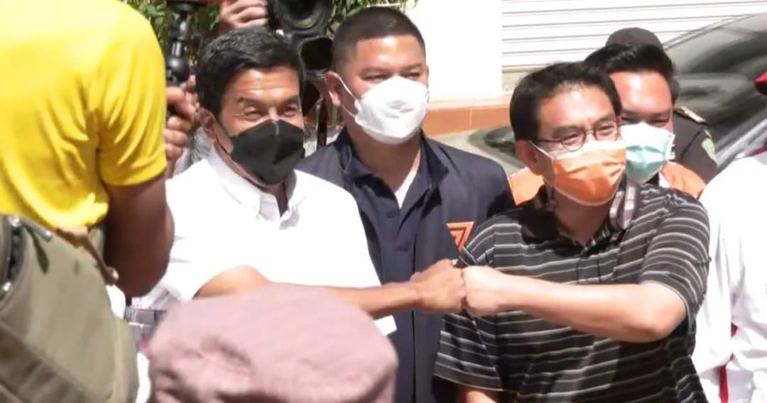 ‘ชัชชาติ’  พา ‘วิโรจน์’ พร้อมว่าที่ ส.ก. 4 เขต สำรวจคลองลาดพร้าว แล้วไปพบชาวชุมชนคลองเตย