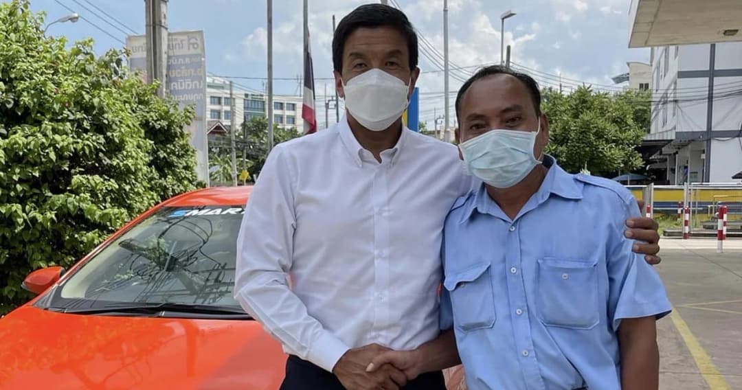 ‘ชัชชาติ’ โพสต์รูปคู่คนขับแท็กซี่ ขอโทษปมคลิป ทำเดือดร้อน