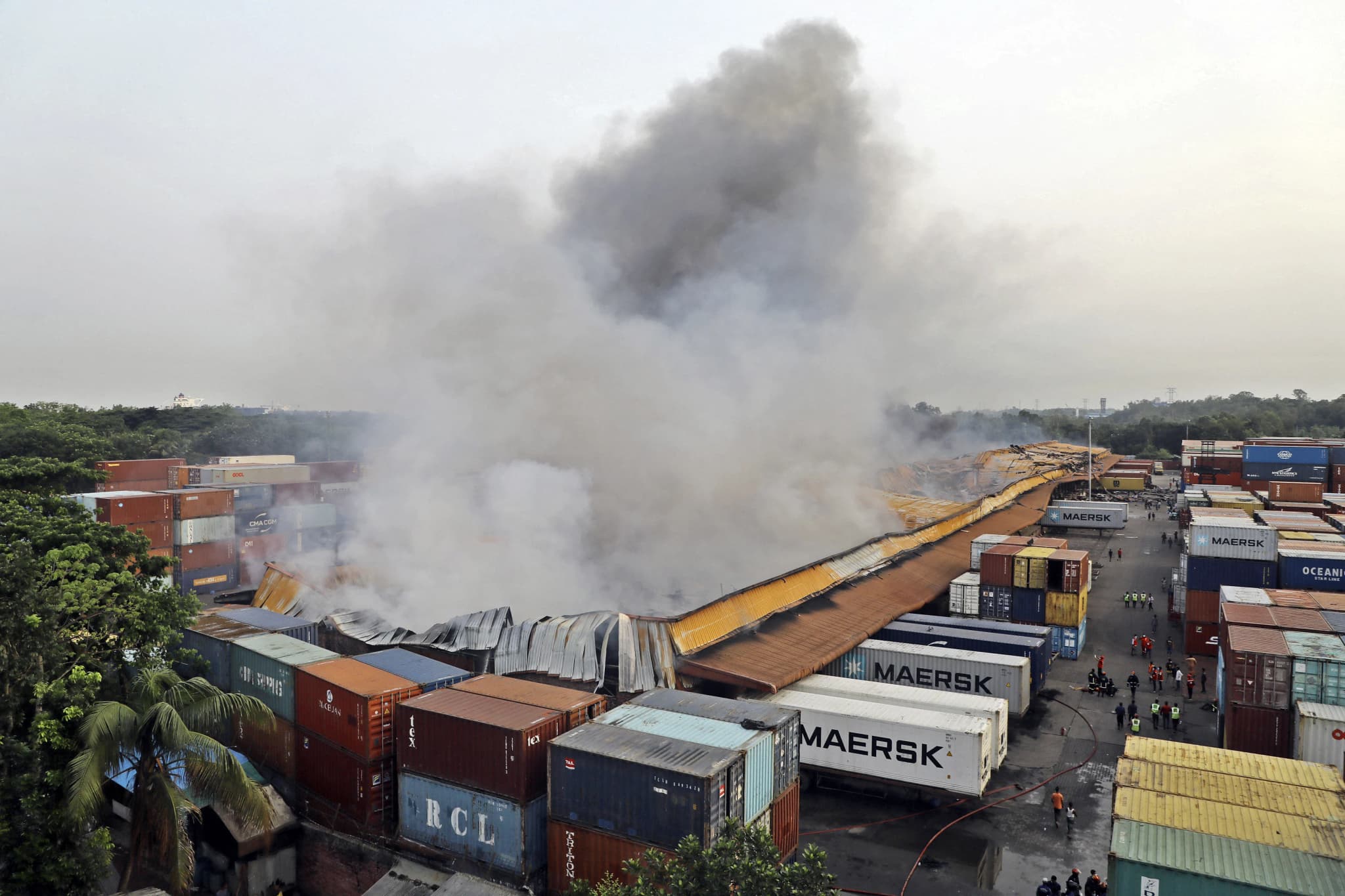 บังกลาเทศพบผู้เสียชีวิตแล้ว 49 ราย จากเหตุตู้คอนเทนเนอร์ระเบิด บาดเจ็บจากไฟไหม้อีกนับร้อย