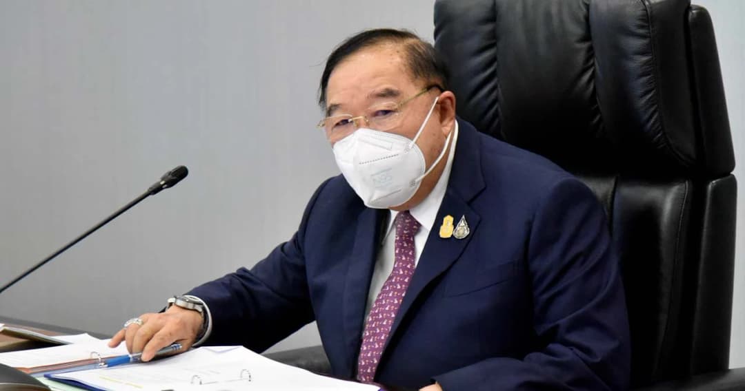 ‘พล.อ.ประวิตร’ ตอบปม ‘พล.อ.ประยุทธ์’ จะสมัครสมาชิกพลังประชารัฐ?