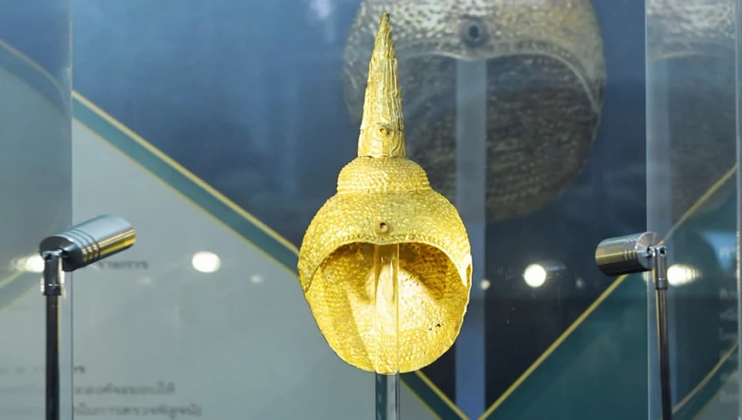 นายกฯ รับมอบ ‘ครอบพระเศียรทองคำ’ เป็นสมบัติของชาติ หลังได้รับคืนมาจากสหรัฐอเมริกา