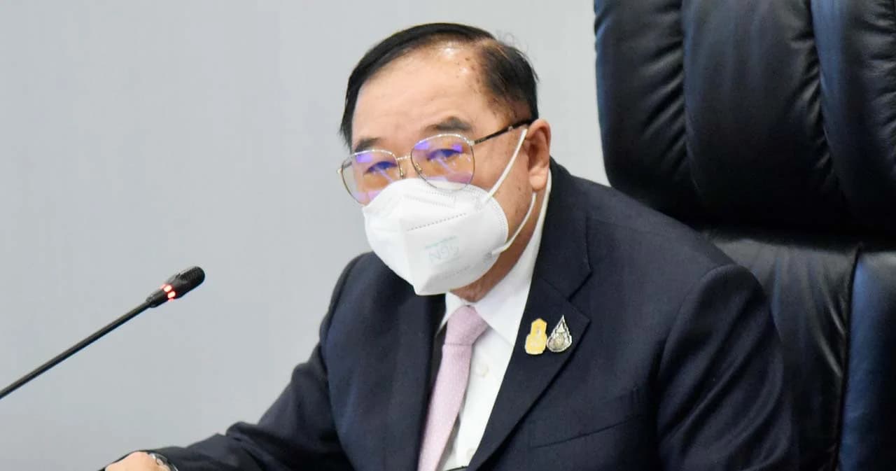 ‘พล.อ.ประวิตร’ ระบุ นายกฯ ทำงานทุกวันมา 8 ปีแล้ว