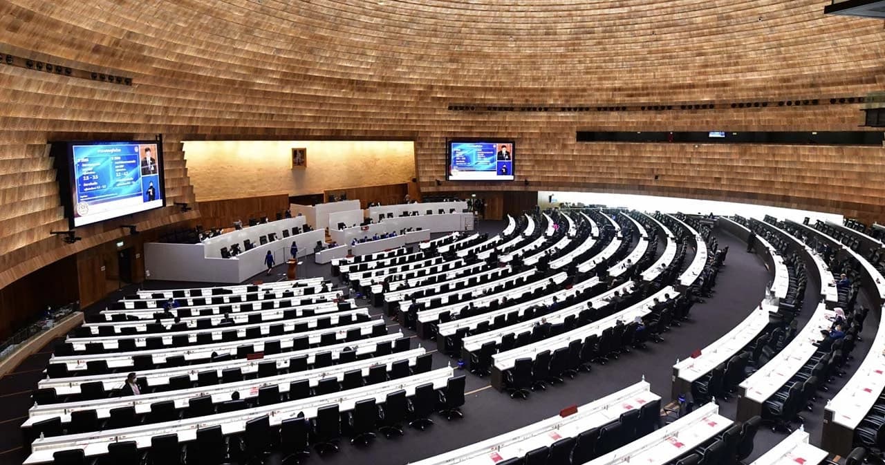 นายกฯ ไม่ตอบข้อกล่าวหาอภิปรายรุนแรงหรือไม่