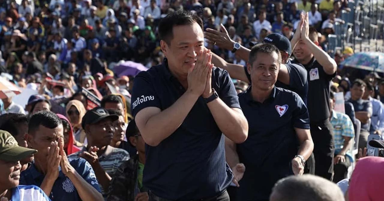 หน.ภูมิใจไทยโพสต์หัวใจคิดบวก หลังเพื่อไทยลงพื้นที่จ.ศรีสะเกษ ‘ธีรรัตน์’ โต้ยันกิจกรรมสร้างสรรค์