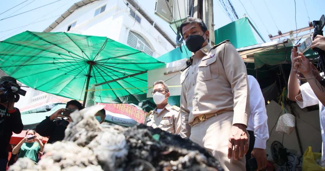 ผู้ว่าฯ ชัชชาติ ลงพื้นที่ผู้ต้องขังลอกท่อวันแรก ลุยแก้ปัญหาน้ำท่วมกรุงเทพฯ