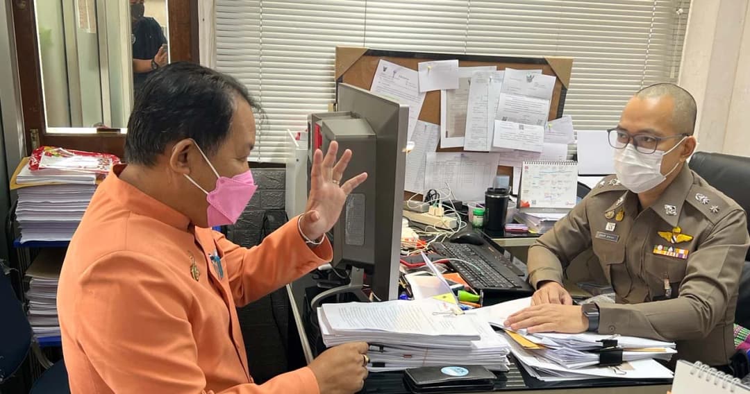 ‘ศรีสุวรรณ’ รับทราบข้อกล่าวหา กลั่นแกล้ง ‘ชัชชาติ’ ปมป้ายหาเสียง