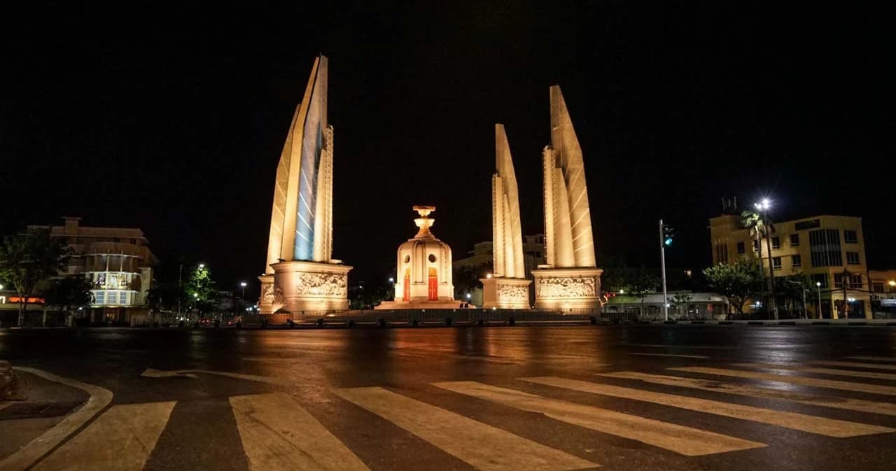 บช.น. แนะเส้นทางเลี่ยงการจราจร 24 มิ.ย. ‘ม็อบราษฎร’ เคลื่อนขบวนจากอนุสาวรีย์ปชต.ไปยังลานคนเมือง