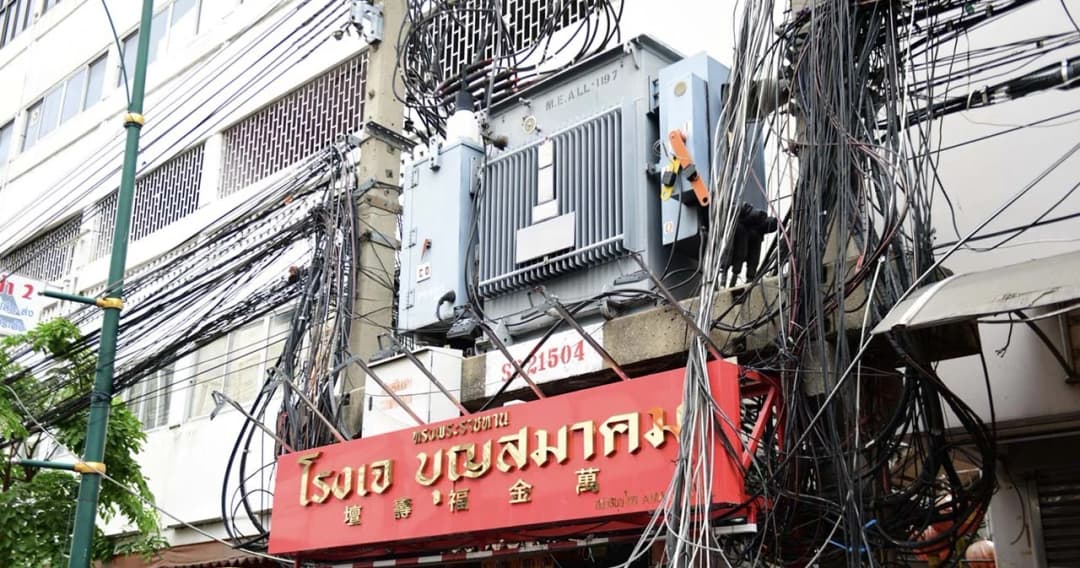 ‘ชัชชาติ’ ถอดบทเรียนเหตุไฟไหม้ เร่งประสาน กฟน.สำรวจหม้อแปลง เพิ่มเบี้ยเลี้ยง-เสี่ยงภัยให้อาสาสมัคร