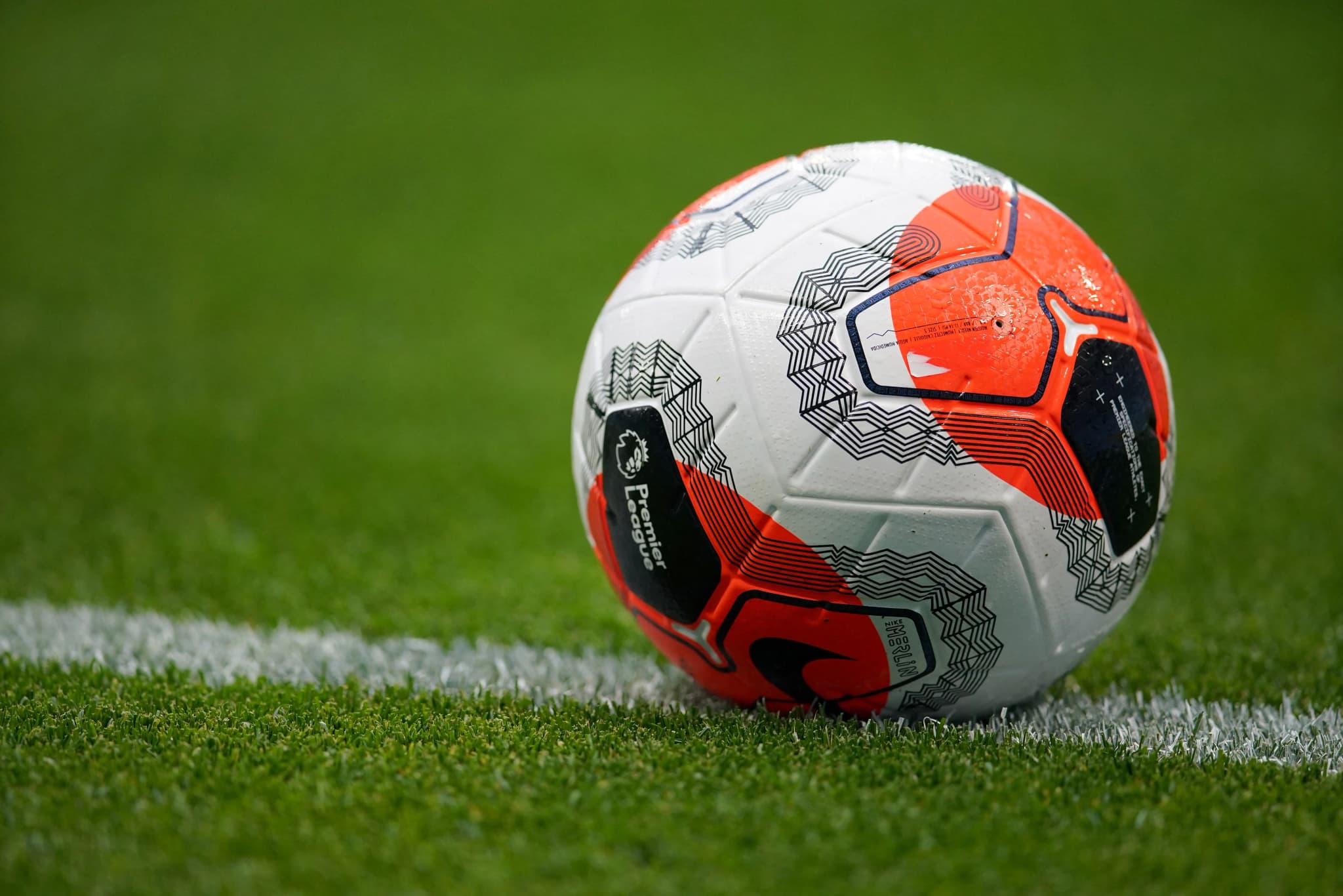 พรีเมียร์ลีกเริ่มกลับมาทำการแข่งขัน 7 คู่ ในช่วงสุดสัปดาห์นี้