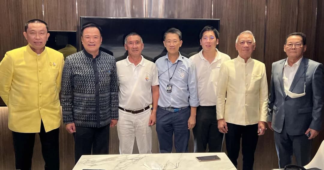 ‘ประดิษฐ์ ภัทรประสิทธิ์’ อดีตเลขาธิการพรรคปชป. พาน้องชายย้ายซบ ‘ภูมิใจไทย’