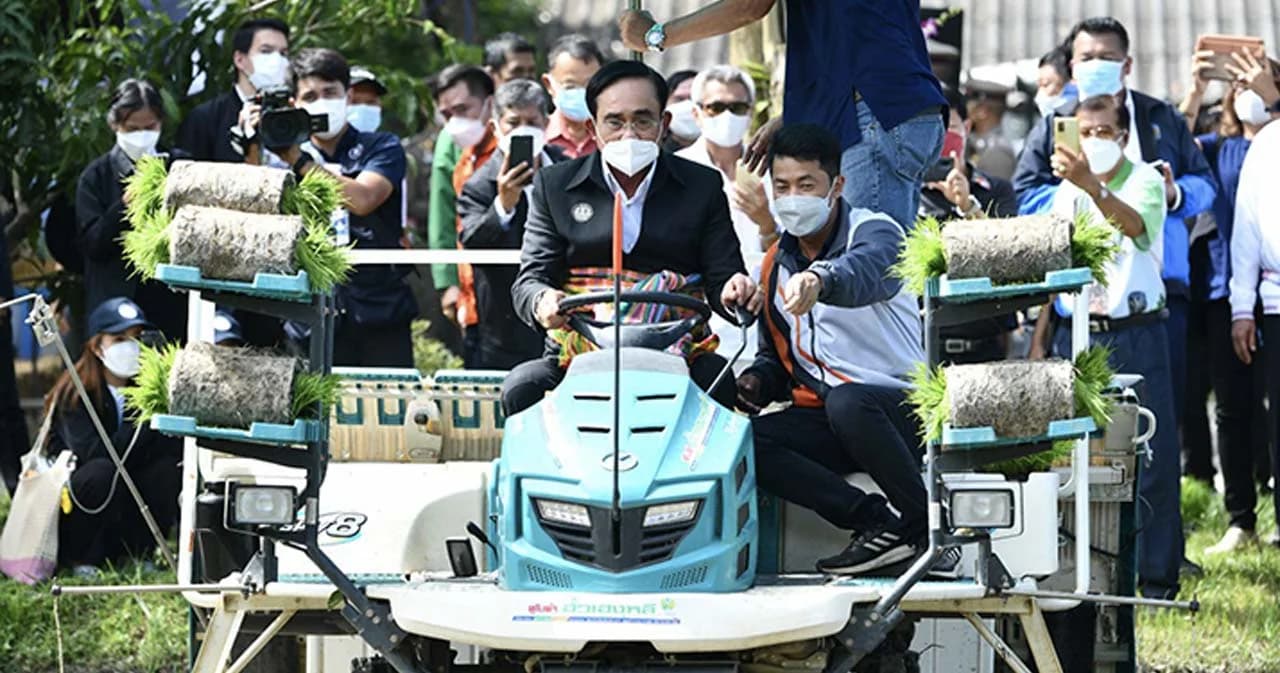 นายกฯ อ้อนคนกำแพงเพชร ไม่ได้มาขอคะแนนเสียง ย้ำถ้าได้ทำงาน จะทำต่อไปเรื่อยๆ ให้มีผลงานเป็นรูปธรรม