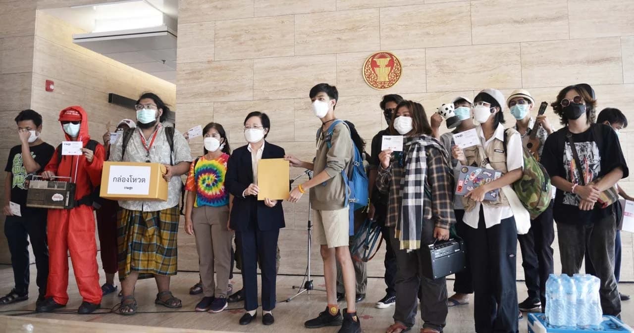 กลุ่มราษฎร ขอใช้พื้นที่จัดกิจกรรม “แคมป์ปิ้งฟังสภาฯ จับตาไม่ไว้วางใจประยุทธ์” 19-23 ก.ค. นี้