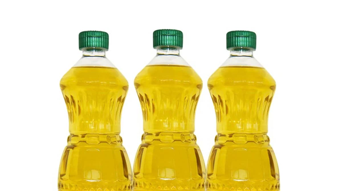 พาณิชย์สั่งลดราคาน้ำมันปาล์มขวดตามต้นทุน เหลือราคาขวดละ 60-64 บาท