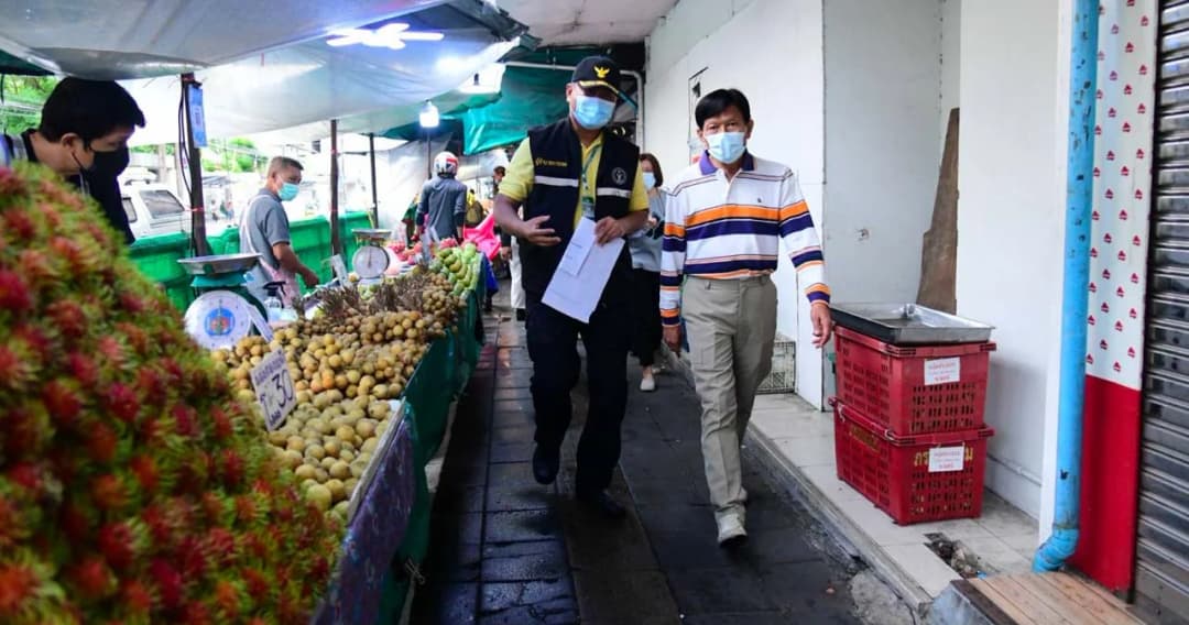 รองผู้ว่าฯ กทม. ตรวจ 8 จุดทำการค้าย่านดุสิต แชร์พื้นที่ทางเท้าให้ ‘ผู้ค้า-คนเดินถนน’ ใช้สอยร่วมกัน 