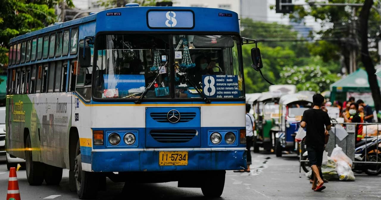 ‘สาย 8’ ตำนานที่ต้องถูกปิด กับการเปลี่ยนโฉมขนส่งสาธารณะในกรุงเทพฯ สู่รถ EV