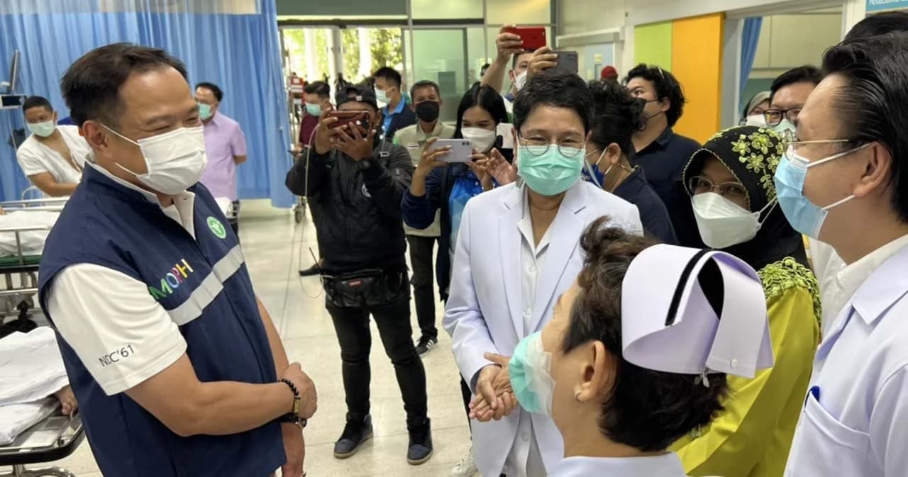 ‘อนุทิน’ บินด่วนเยี่ยม ‘แม่ทัพภาคที่ 4’ หลัง ฮ. ขัดข้องลงฉุกเฉิน ที่ อ.เทพา จ.สงขลา