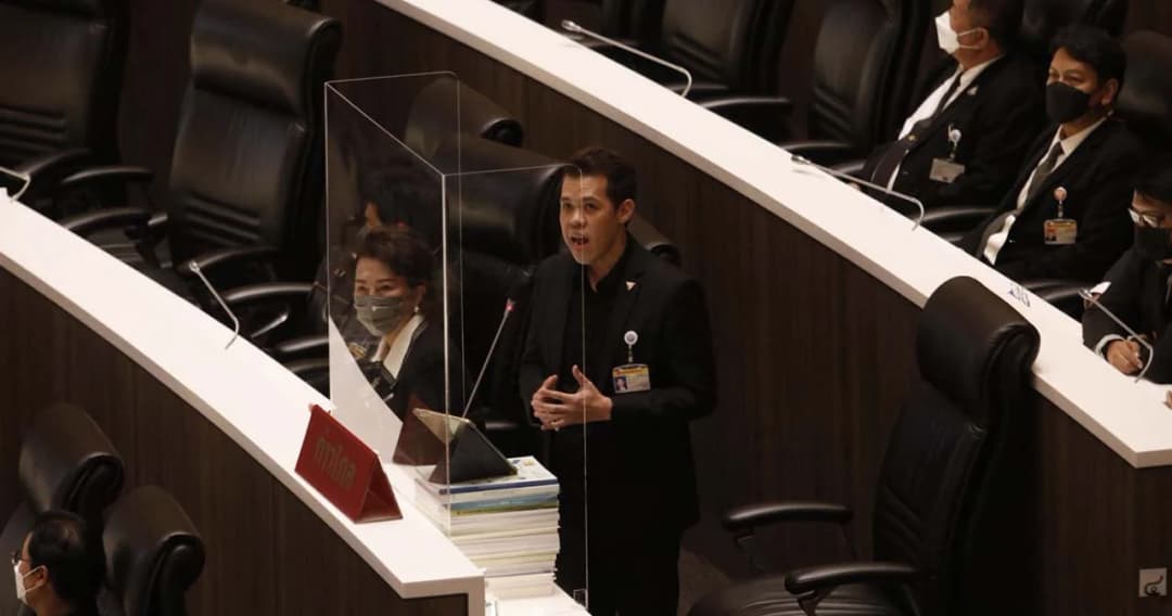 ‘ก้าวไกล’ สงสัย ‘ศักดิ์สยาม’ แจงทรัพย์สินเป็นเท็จ จี้ตรวจสอบมีบ.นอมินีรับงาน ก.คมนาคม