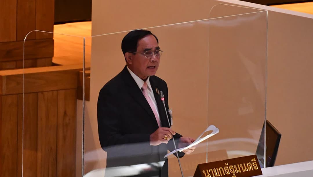 นายกฯ ย้ำเศรษฐกิจประเทศไม่ได้อยู่ในฐานะรัฐล้มเหลว รับไม่ได้ ‘อมรัตน์’ เคลื่อนไหวก้าวล่วงสถาบันของชาติ