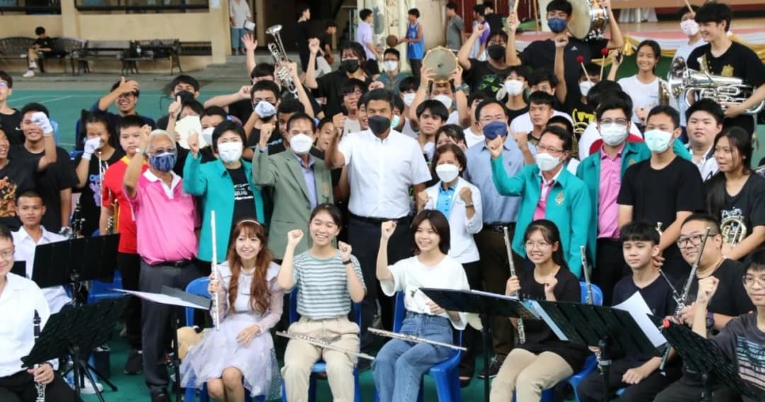 ชัชชาติ แอบดูวงดุริยางค์ซ้อมดนตรี เตรียมกระชับมิตร กรุงเทพฯ – โคราช