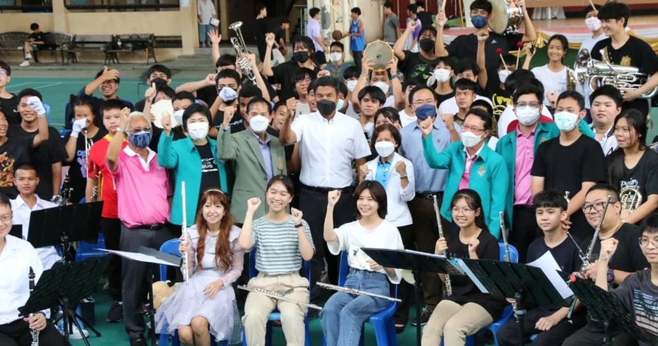 ชัชชาติ แอบดูวงดุริยางค์ซ้อมดนตรี เตรียมกระชับมิตร กรุงเทพฯ - โคราช