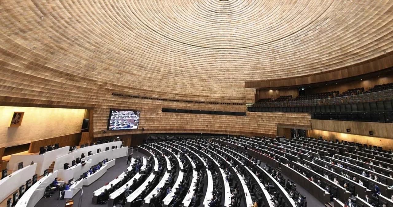 ‘ซูเปอร์โพล’ สำรวจเสียงโหวตนอกสภาอภิปรายไม่ไว้วางใจร้อยละ 83.7 เห็นว่าไม่มีอะไรใหม่