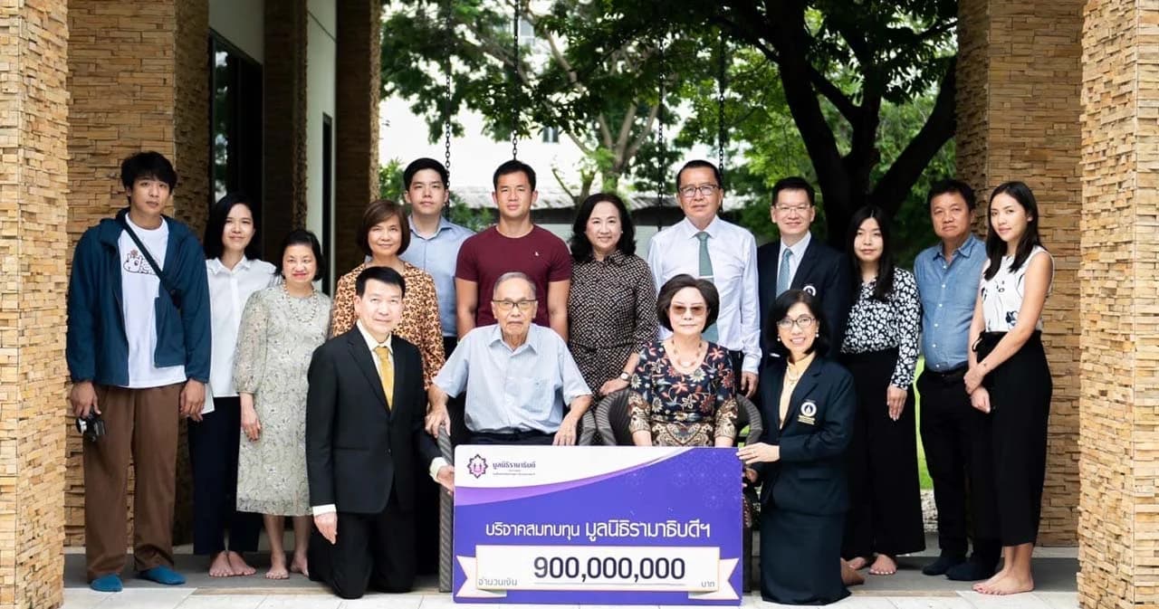 ‘จุน-สุนทรี วนวิทย์’ และครอบครัว เจ้าของบริษัทฮาตาริ บริจาคเงิน 900 ล้านบาท แก่มูลนิธิรามาธิบดีฯ