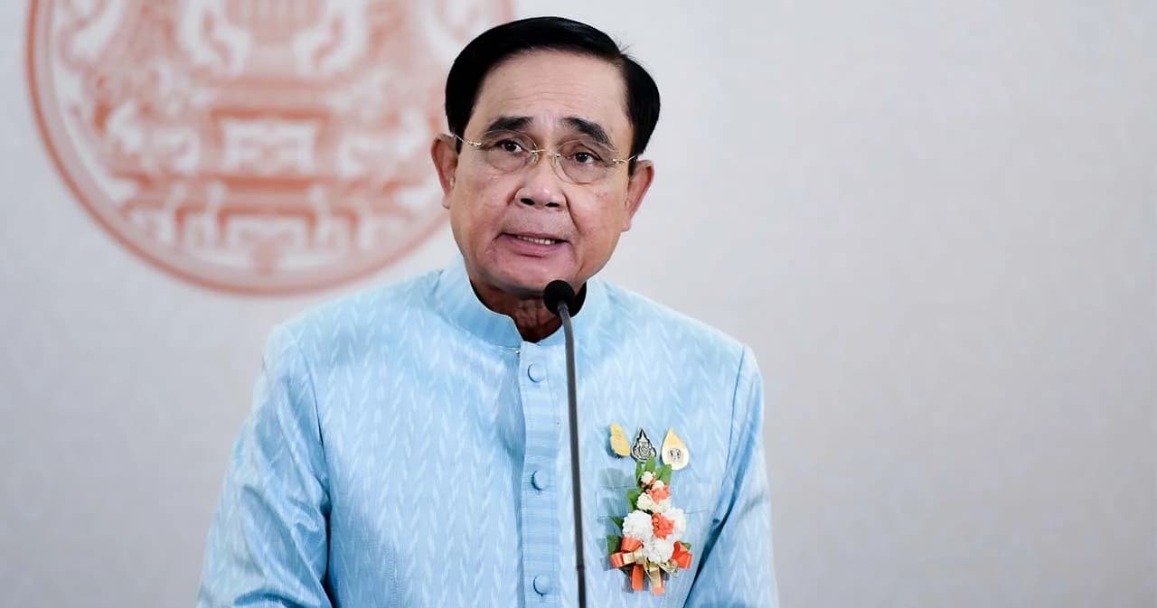 นายกฯ ยืนยันยังอยู่กับ พปชร. เผยกำลังคิดจะสมัครสมาชิกพรรค ปัดตั้งพรรครวมไทยสร้างชาติ