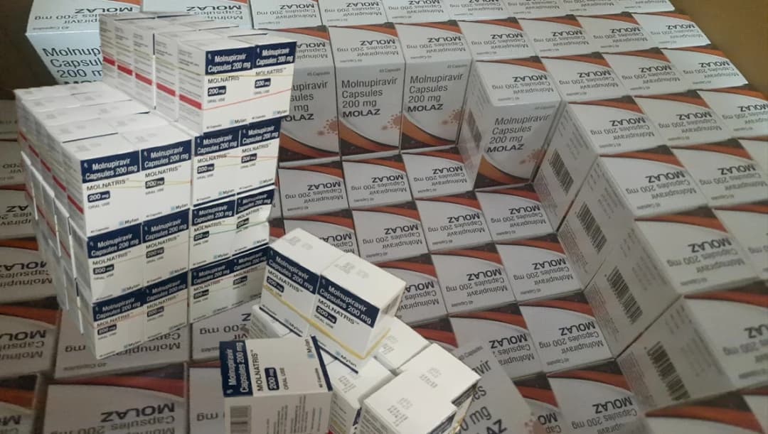 ทลายเครือข่ายขายยารักษาโควิด-19 เถื่อน ยึดยาของกลาง 80,000 เม็ด มูลค่ากว่า 10 ล้านบาท