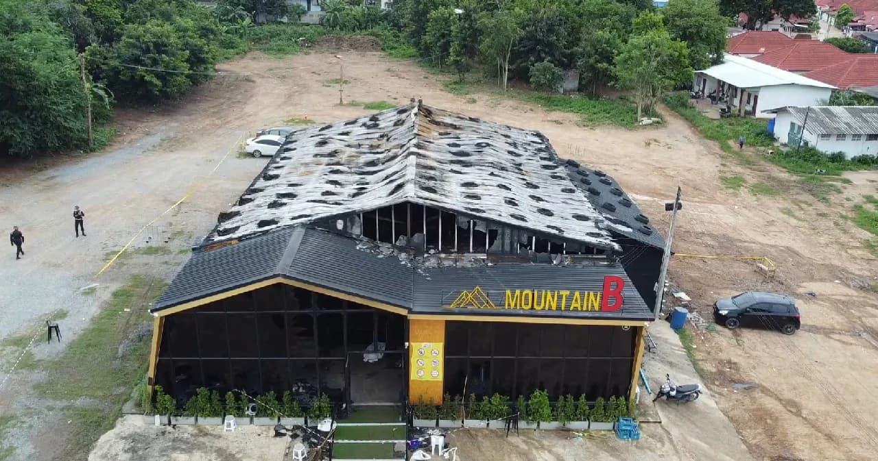 ผจก. ผับ MOUNTAIN B ยืนยัน ทางหนีไฟมี 3 จุด ประตูหลังร้านไม่ได้ล็อก รับปากจะเยียวยาทุกคนไม่คิดหลบหนี