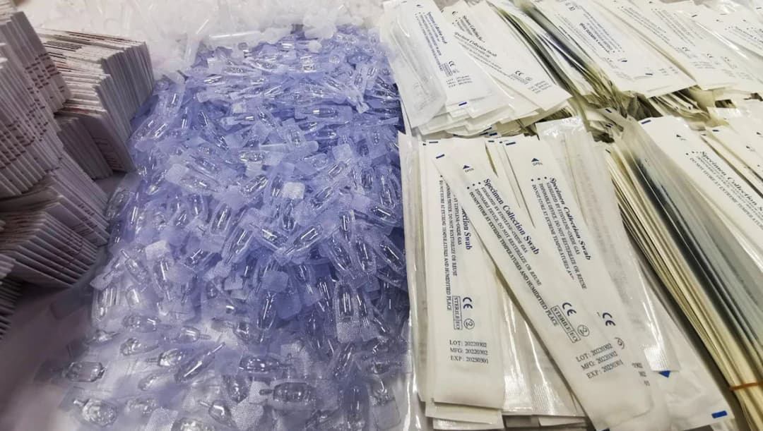 ทลายแหล่งผลิต ATK ปลอม ยึดของกลางได้กว่า  8,000 กล่อง