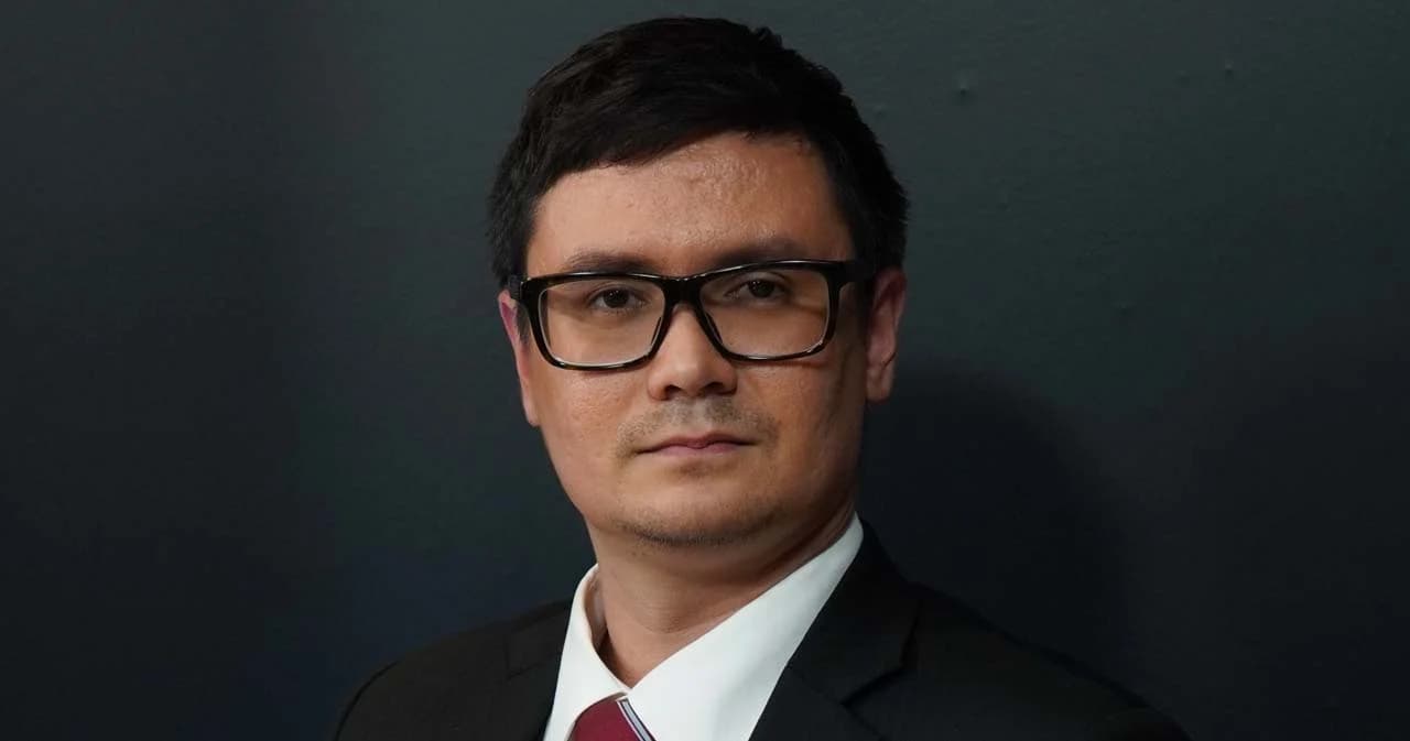 ‘รังสิมันต์ โรม’ จี้ นายกฯ ทบทวน กรณีรับ ‘อดีตปธน.ศรีลังกา’ เข้าไทย ชี้ฉุดภาพลักษณ์ประเทศมัวหมอง