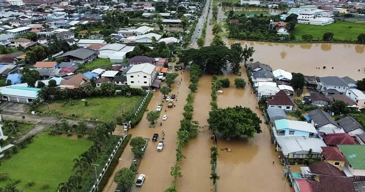 เชียงราย เขื่อนดินในเมียนมาพัง มวลน้ำไหลบ่าทะลักท่วม อ.แม่สาย