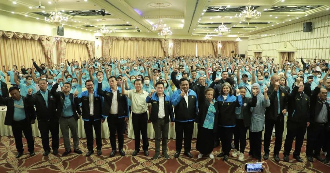 ปชป.เปิดตัวว่าที่ผู้สมัคร ส.ส. 30 เลือดใหม่ พร้อมทวงคืนพื้นที่  เลขาฯ พรรคลั่น หากได้ต่ำกว่า 52 ที่นั่ง เลิกเล่นการเมือง