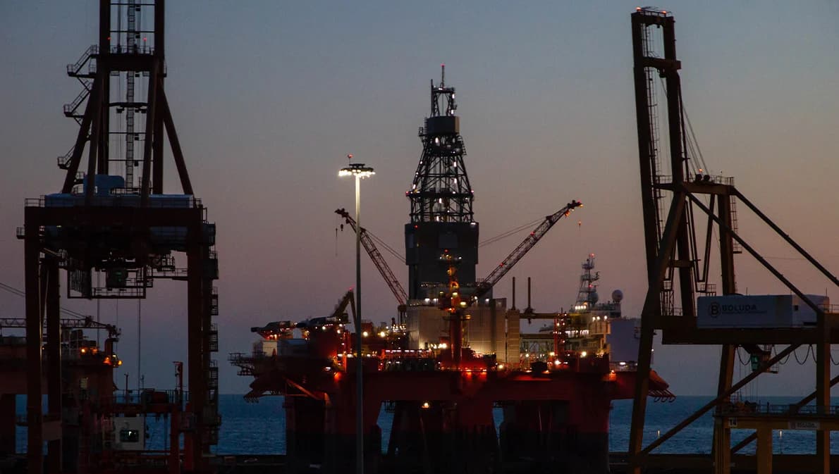 ‘กรณ์’ แฉผลกำไรโรงกลั่นน้ำมันพุ่ง 1,000%