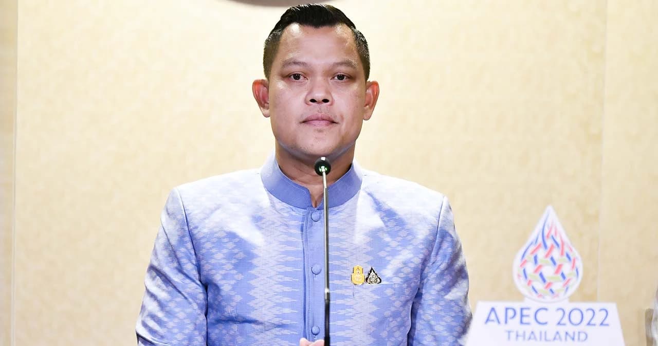 โฆษก รบ.ไม่สนฝ่ายค้านส่งศาล รธน. ตีความวาระ 8 ปี นายกฯ