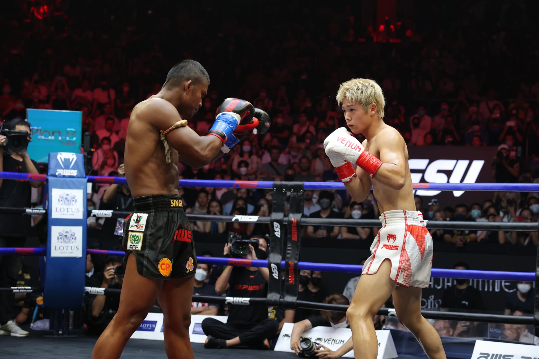 บัวขาว บัญชาเมฆ โคตะ มิอุระ ราชดำเนิน