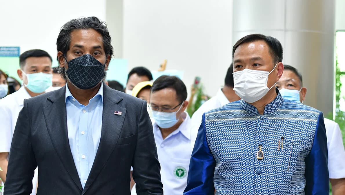 ‘อนุทิน’ นำ รมว.สาธารณสุขมาเลเซีย ศึกษา ‘กัญชาทางการแพทย์’ องค์การเภสัชกรรมแบบครบวงจร