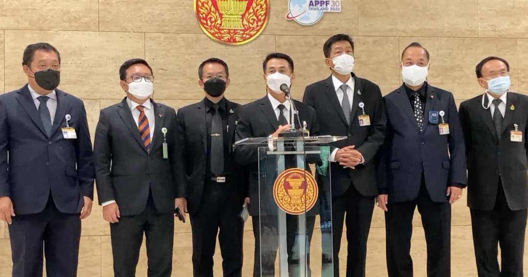 พรรคร่วมฝ่ายค้าน จี้ ‘ประยุทธ์’ ลาออก เปิดทางรัฐสภาเลือกนายกฯ คนใหม่