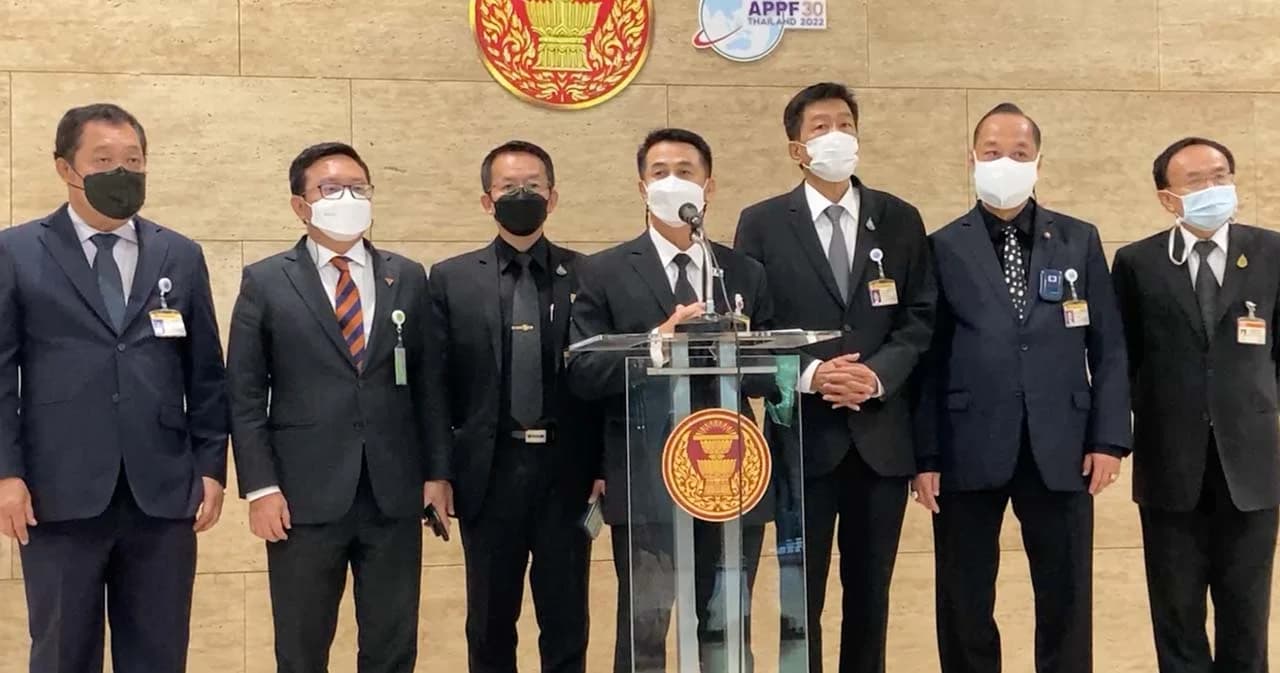 พรรคร่วมฝ่ายค้าน จี้ ‘ประยุทธ์’ ลาออก เปิดทางรัฐสภาเลือกนายกฯ คนใหม่