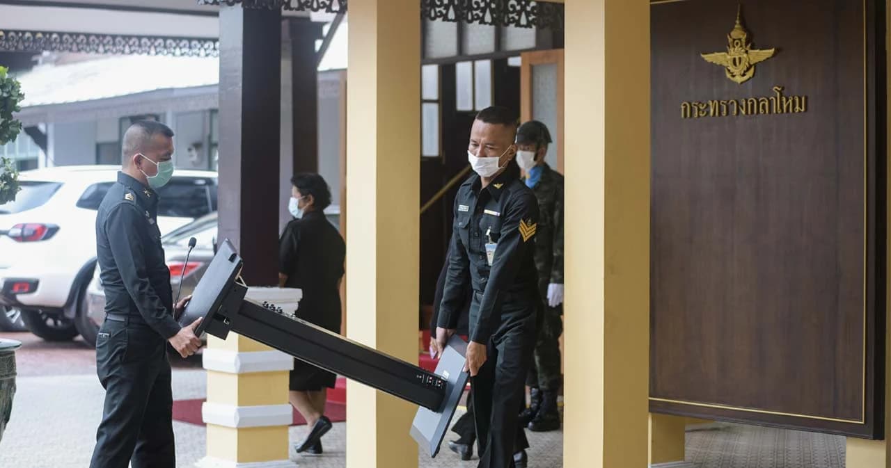 ‘พล.อ.ประยุทธ์’ ไม่เข้ากระทรวงกลาโหม แต่ Video Conference มาประชุมสภากลาโหมแทน